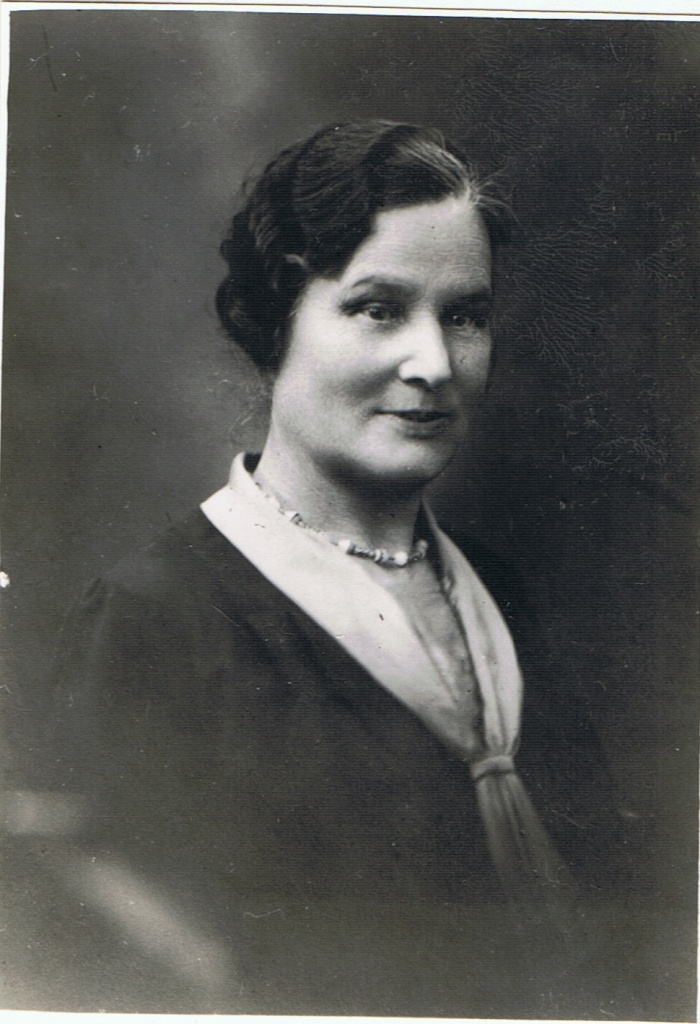 FAMILIA  "CONTE  CHARLES  de  HILLERIN"