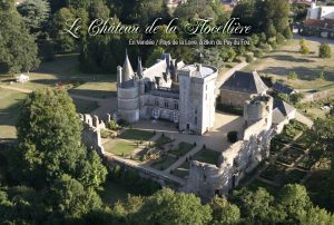 Chateau-de-La-Flocelliere1-